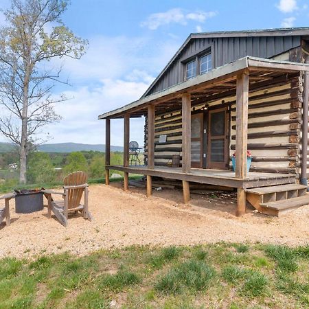 Rustic Baileys Retreat Cabin Near Wineries! Crozet エクステリア 写真