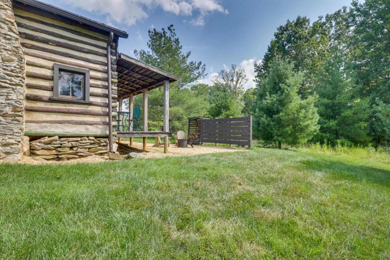 Rustic Baileys Retreat Cabin Near Wineries! Crozet エクステリア 写真
