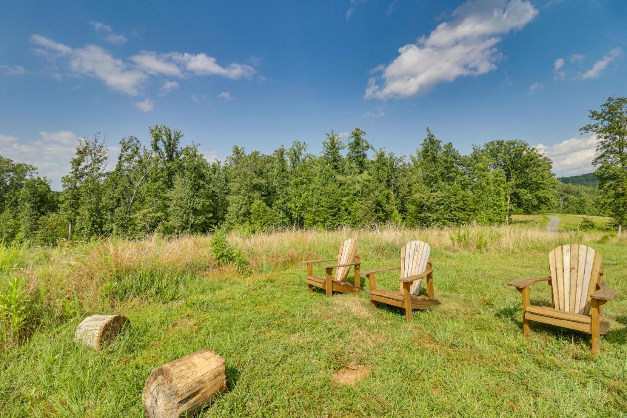 Rustic Baileys Retreat Cabin Near Wineries! Crozet エクステリア 写真